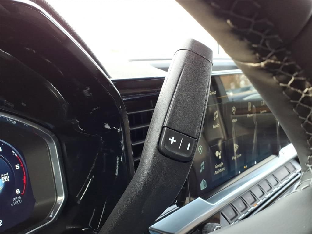 Thumbnail: 2026 Chevrolet Silverado 3500 - 18