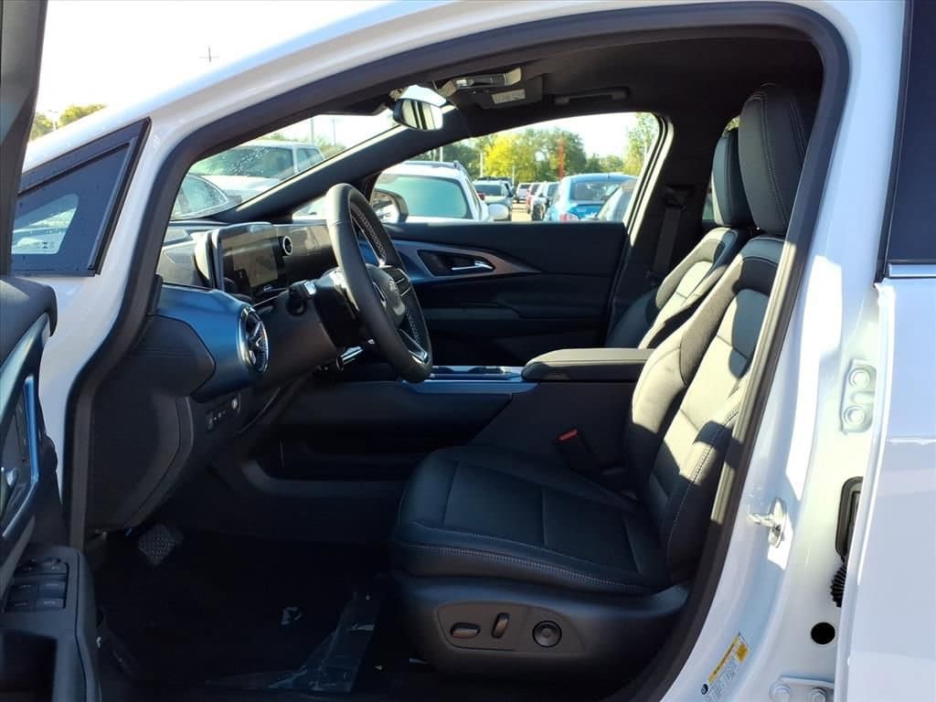 Thumbnail: 2026 Chevrolet Equinox - 13