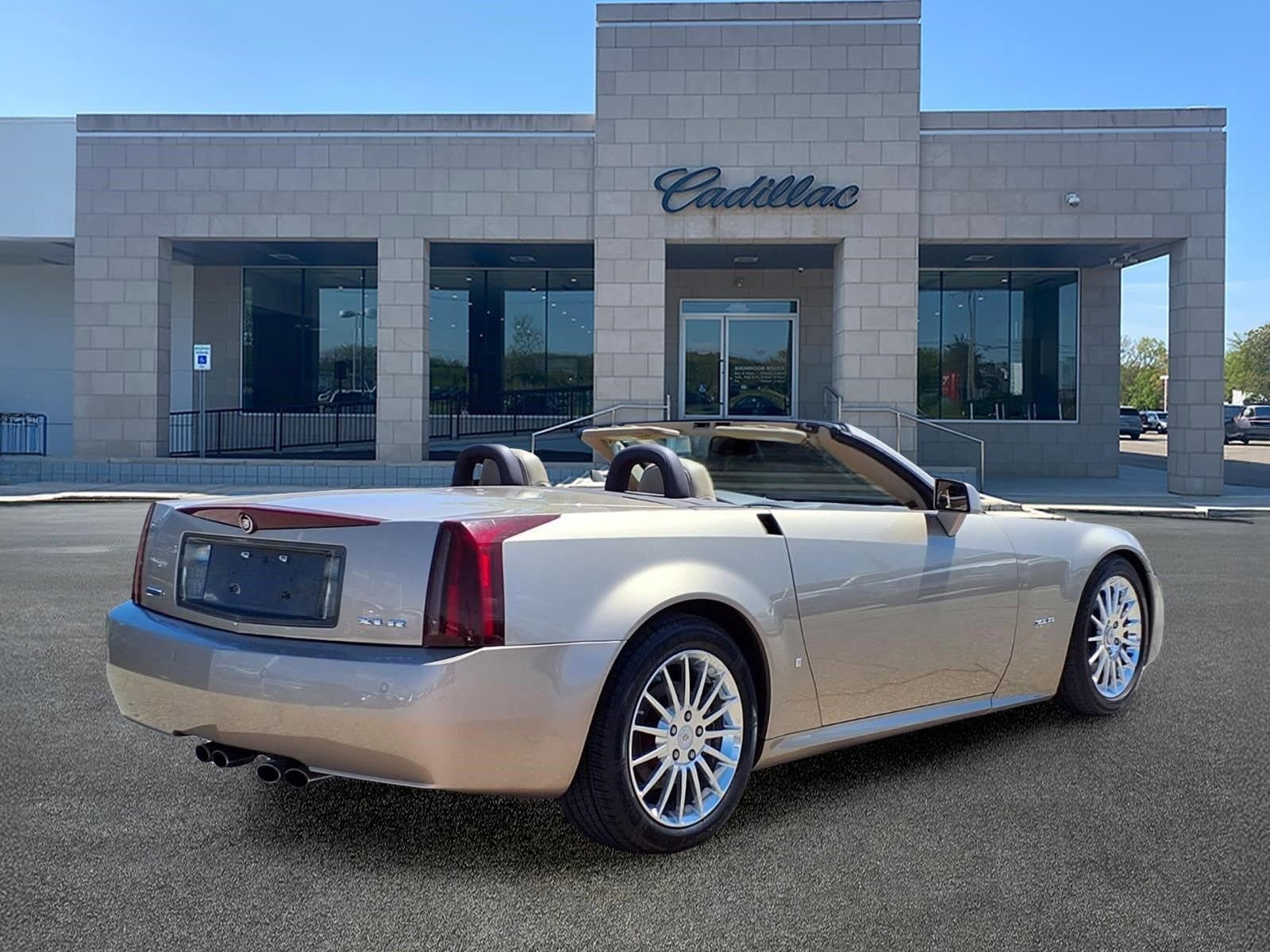 Thumbnail: 2008 Cadillac XLR - 6
