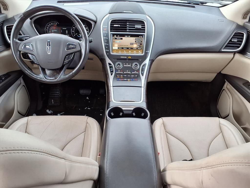 Thumbnail: 2017 Lincoln MKX - 11