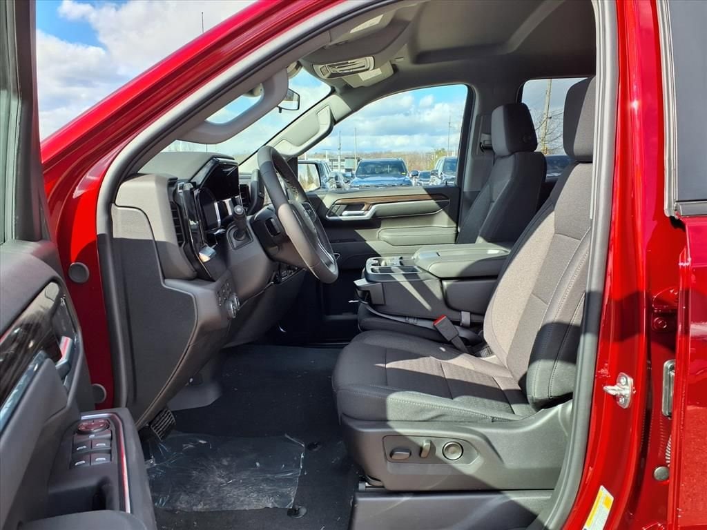 Thumbnail: 2026 Chevrolet Silverado 1500 - 15