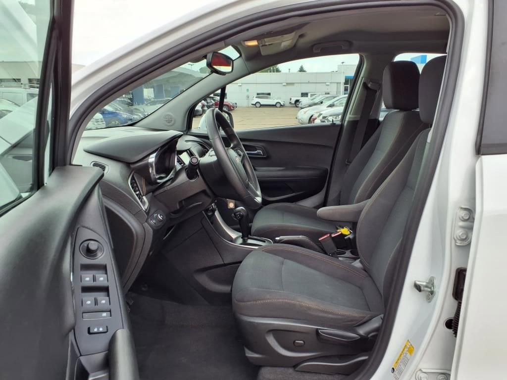 Thumbnail: 2019 Chevrolet Trax - 17