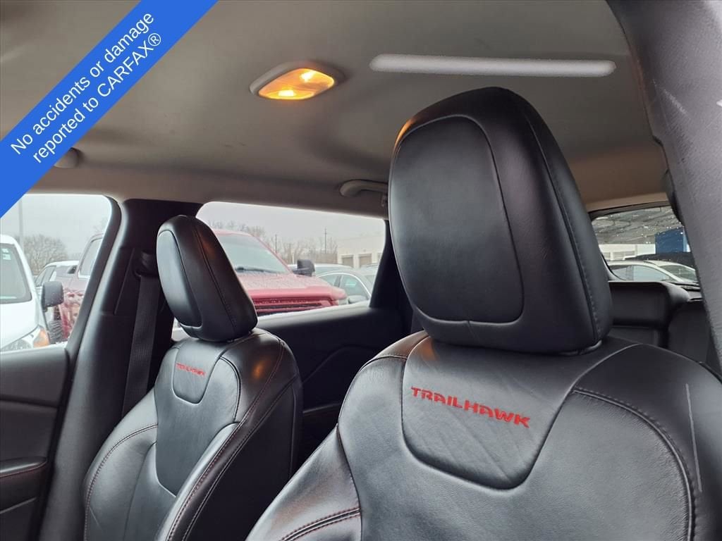 Thumbnail: 2015 Jeep Cherokee - 19