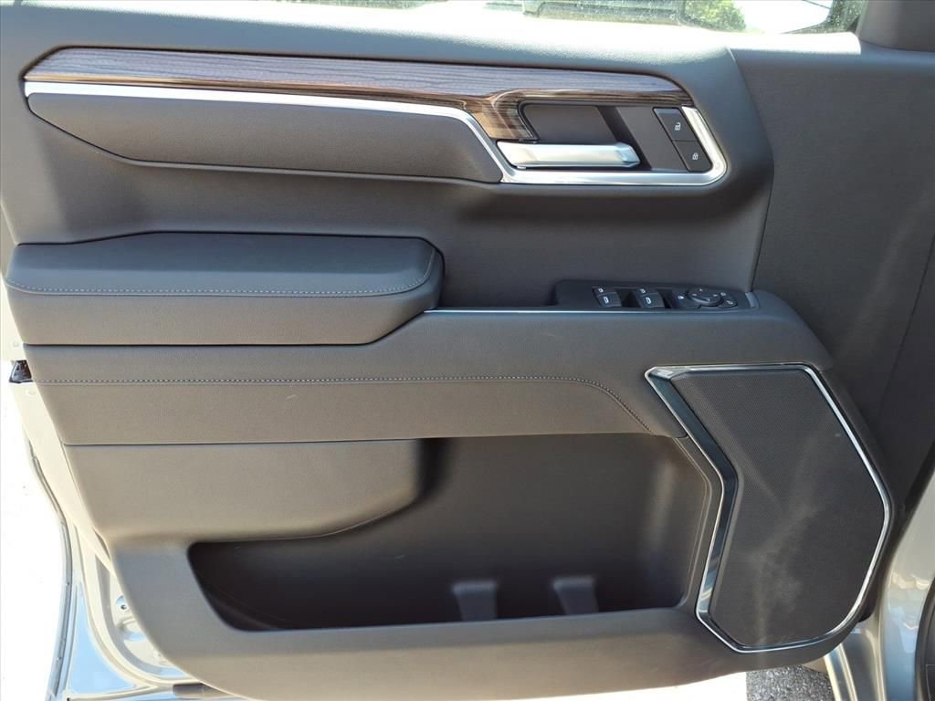 Thumbnail: 2026 Chevrolet Silverado 1500 - 11