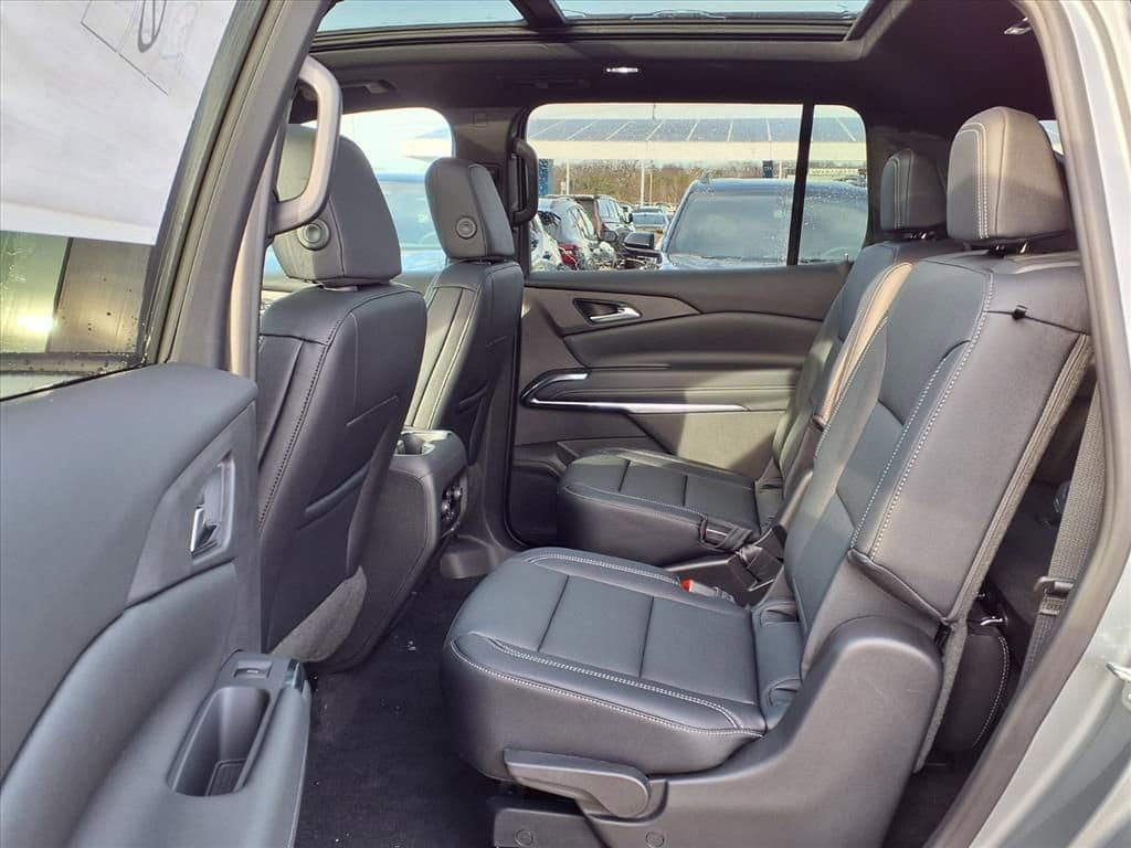 Thumbnail: 2026 Chevrolet Traverse - 9