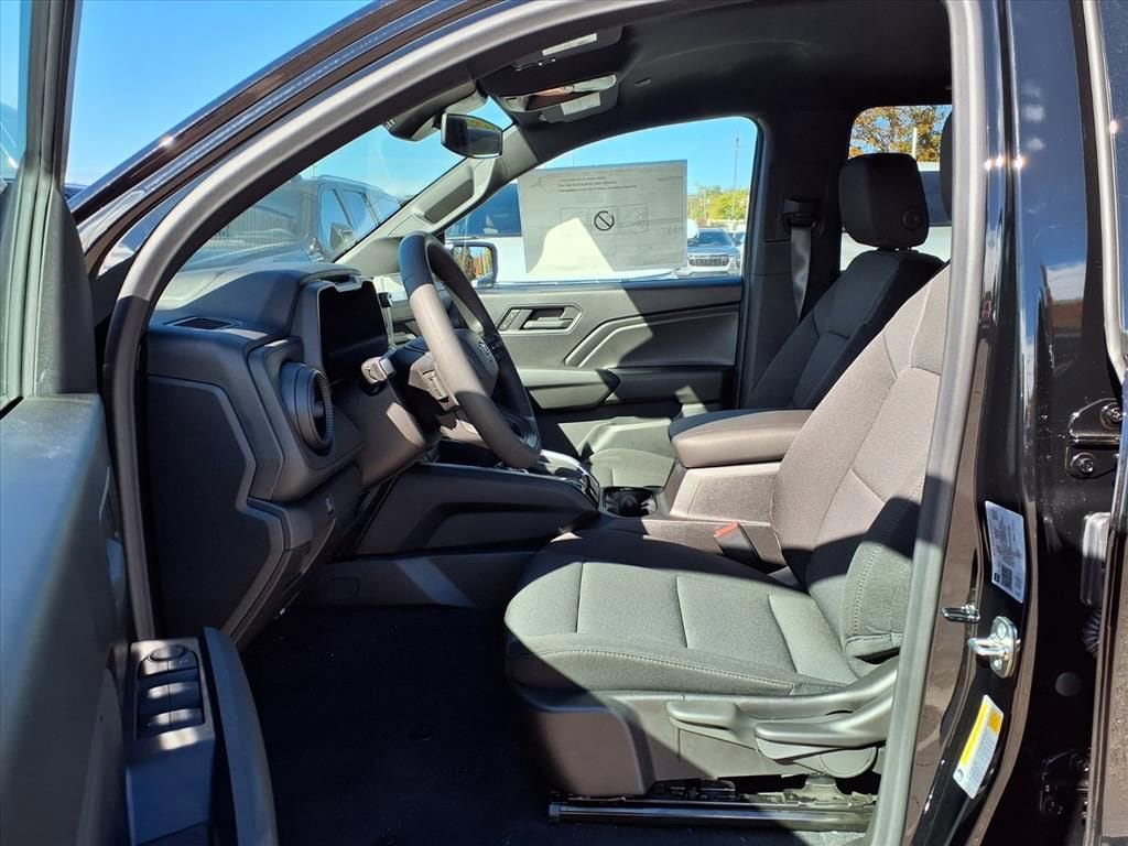 Thumbnail: 2026 Chevrolet Colorado - 12