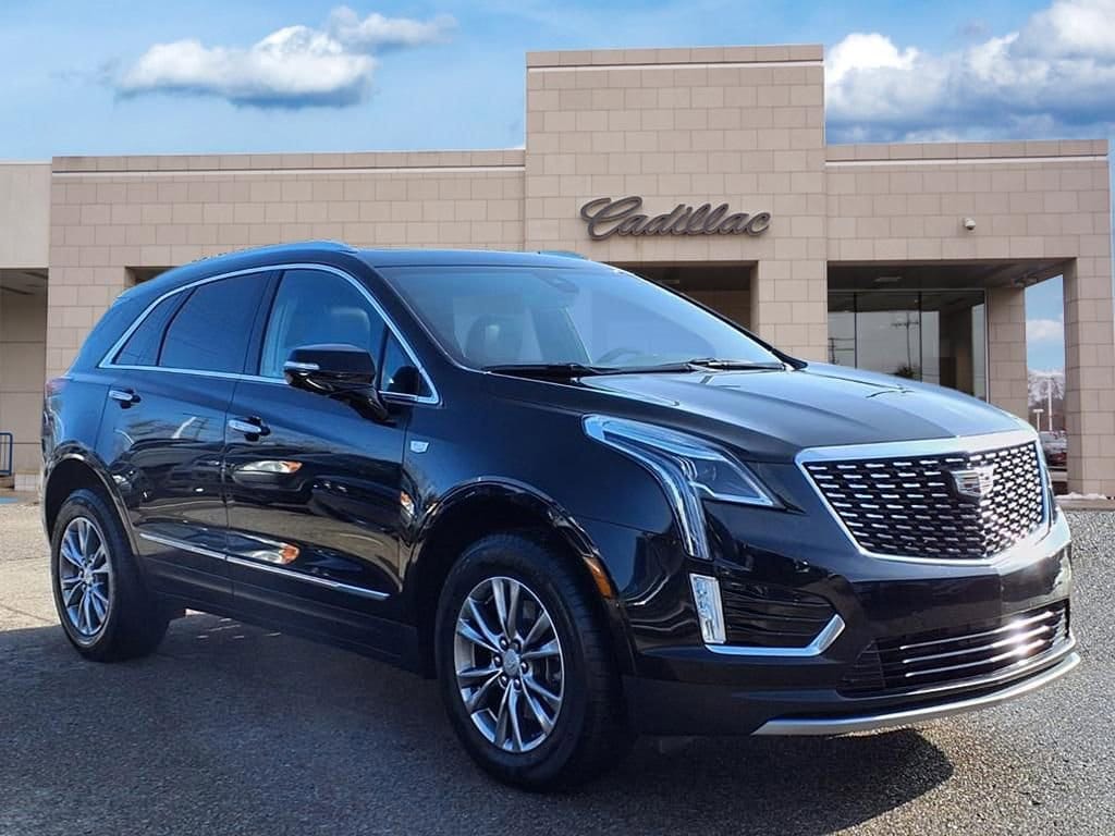 Thumbnail: 2023 Cadillac XT5 - 3