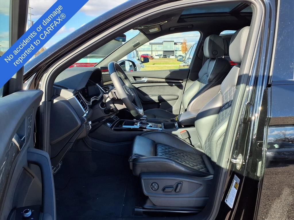 Thumbnail: 2022 Audi SQ5 - 17