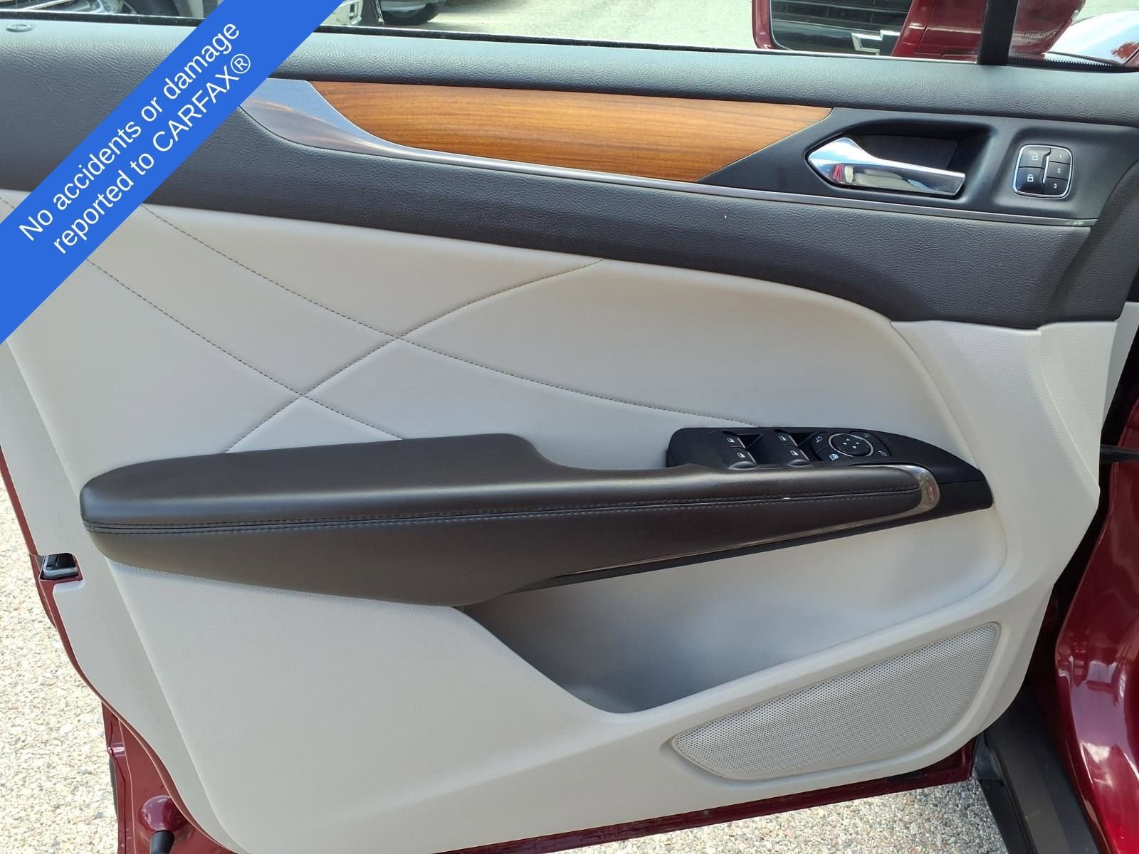 Thumbnail: 2017 Lincoln MKC - 15