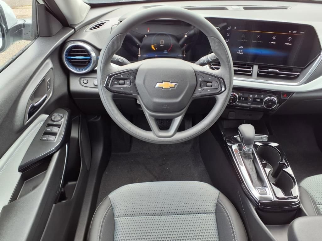 Thumbnail: 2025 Chevrolet Trax - 11