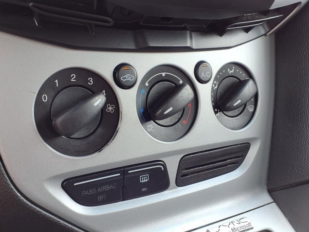 Thumbnail: 2013 Ford Focus - 25