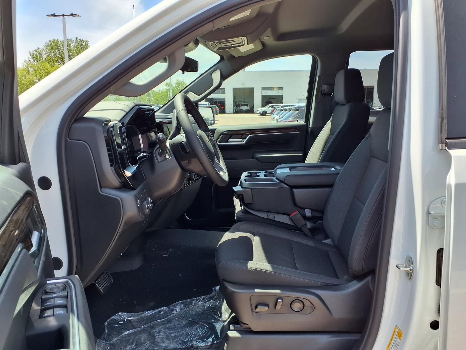 Thumbnail: 2026 Chevrolet Silverado 1500 - 14