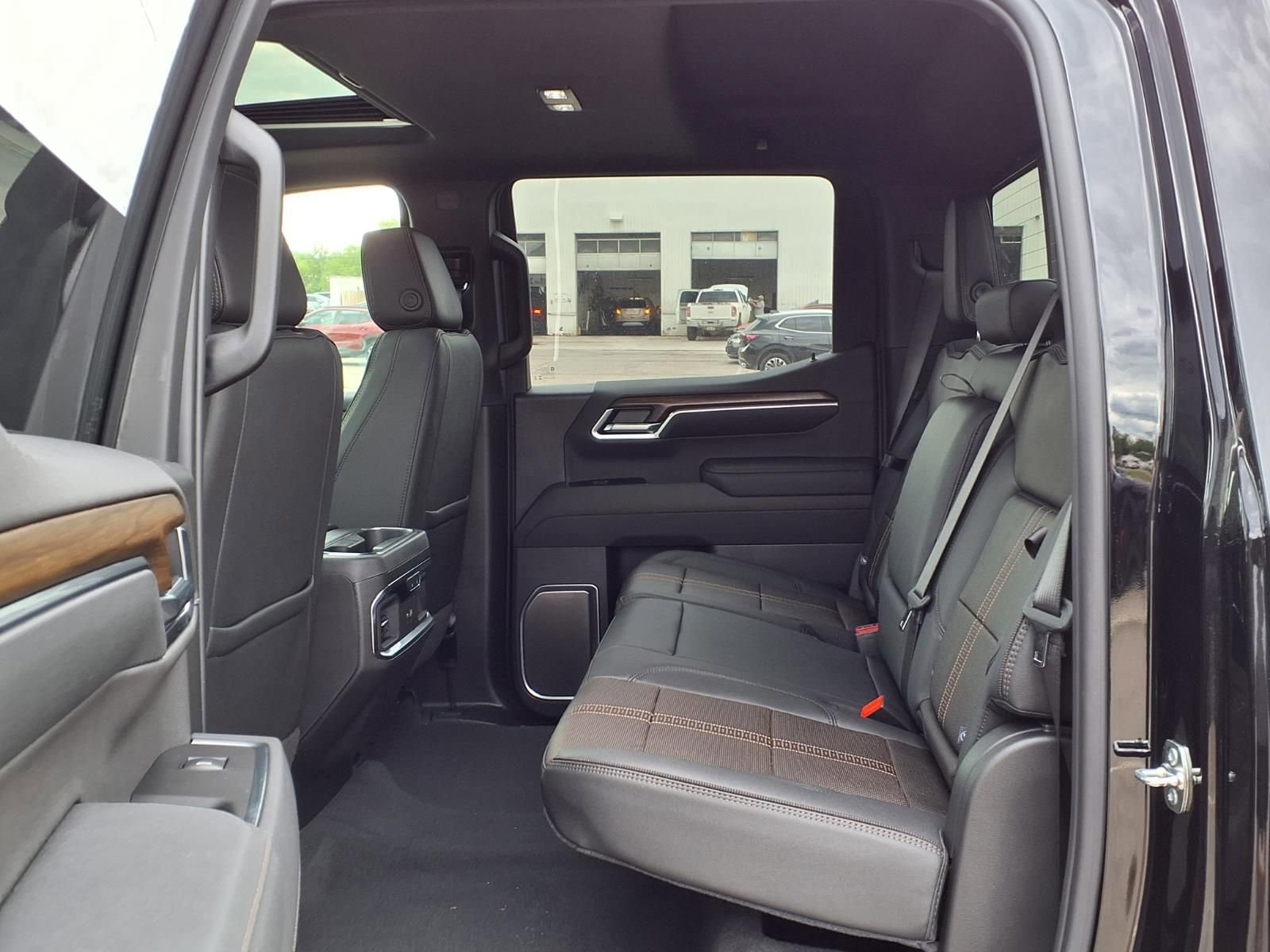 Thumbnail: 2026 Chevrolet Silverado 1500 - 8