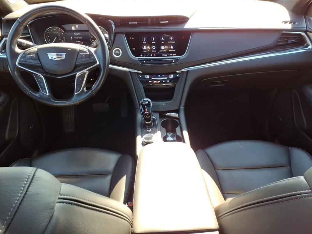 Thumbnail: 2023 Cadillac XT5 - 12