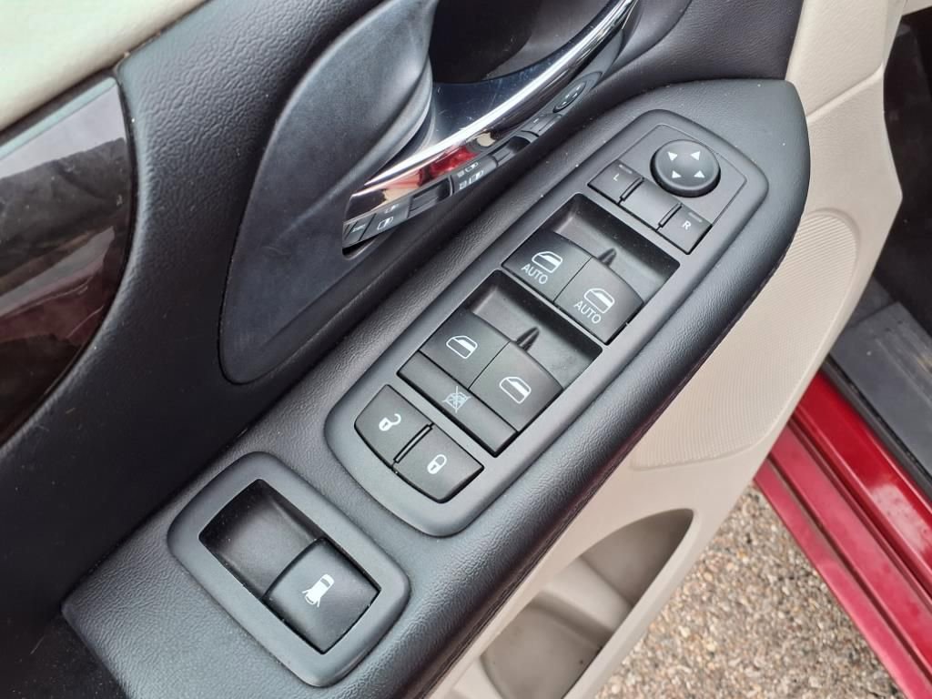 Thumbnail: 2016 Dodge Grand Caravan - 14
