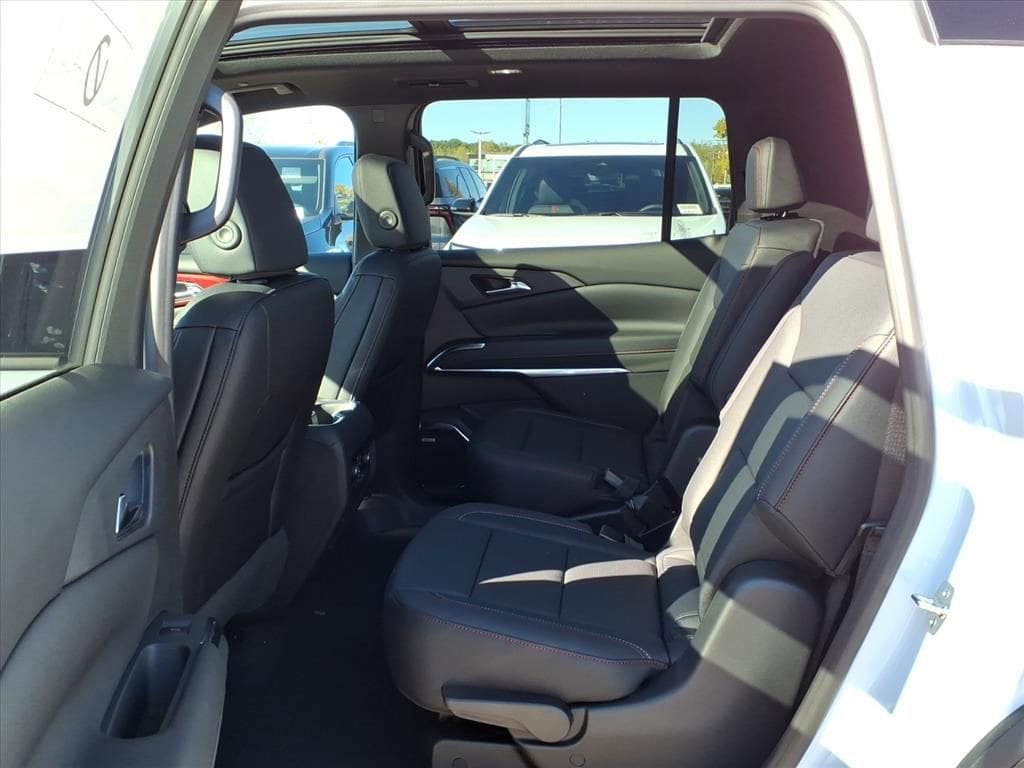 Thumbnail: 2026 Chevrolet Traverse - 8