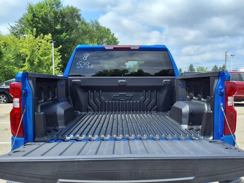 Thumbnail: 2026 Chevrolet Silverado 1500 - 8