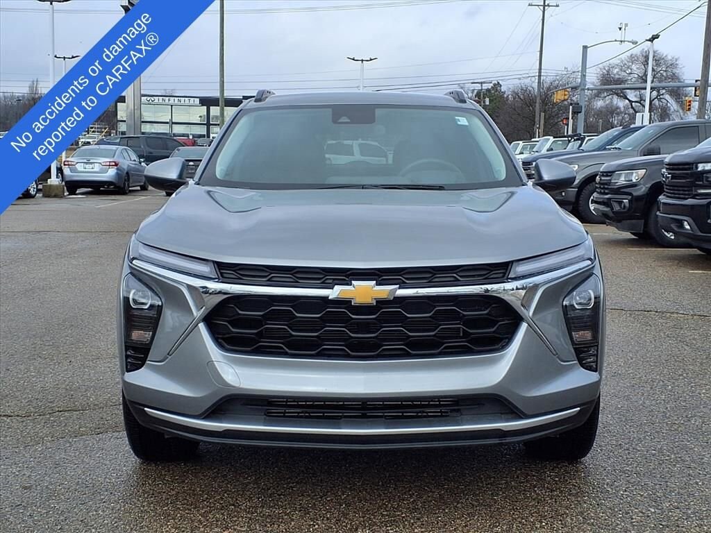 Used 2025 Chevrolet Trax LT SUV