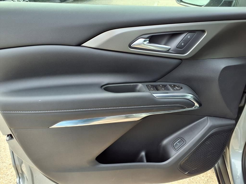 Thumbnail: 2026 Chevrolet Traverse - 12