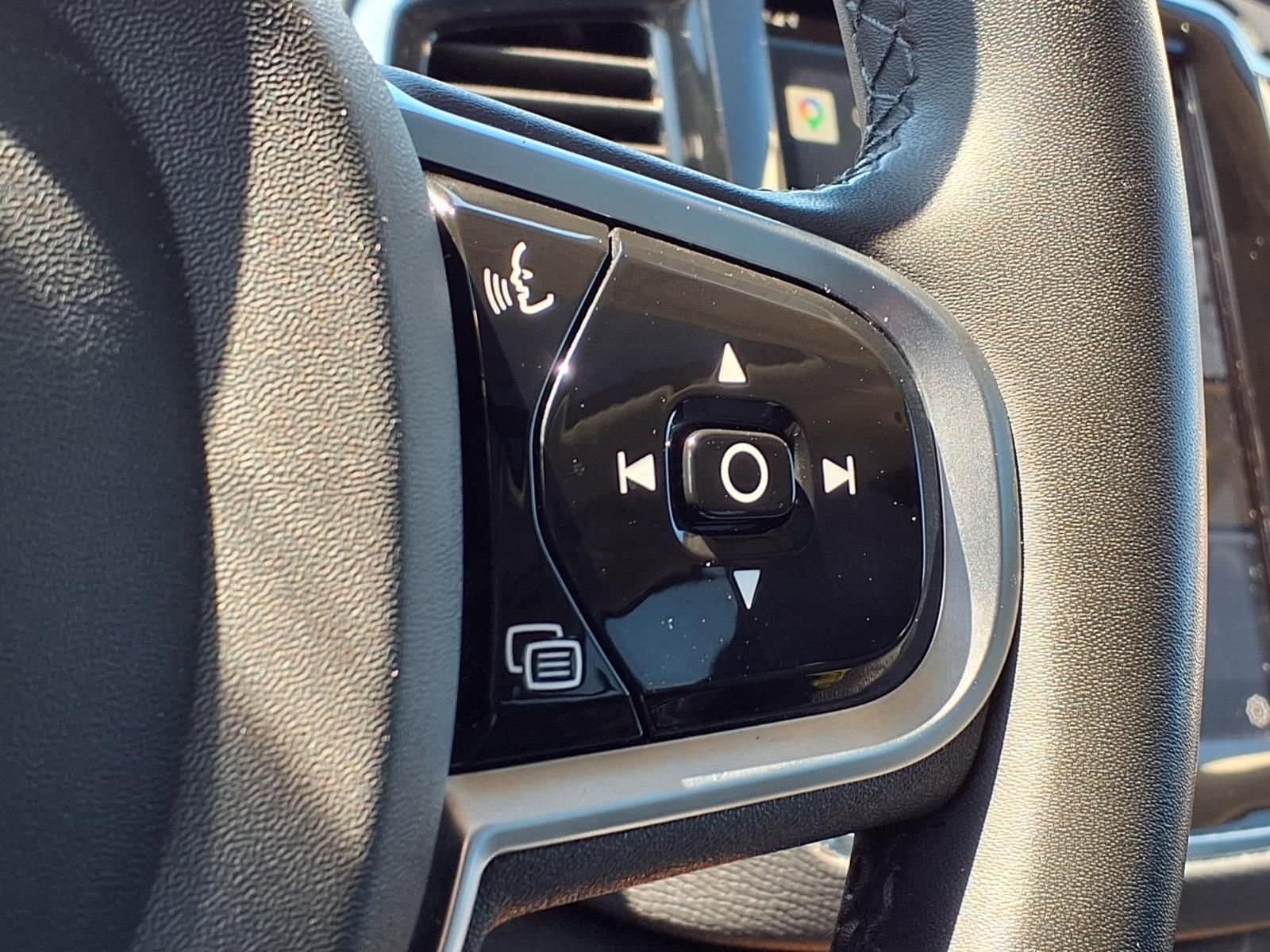 Thumbnail: 2024 Volvo XC90 - 28