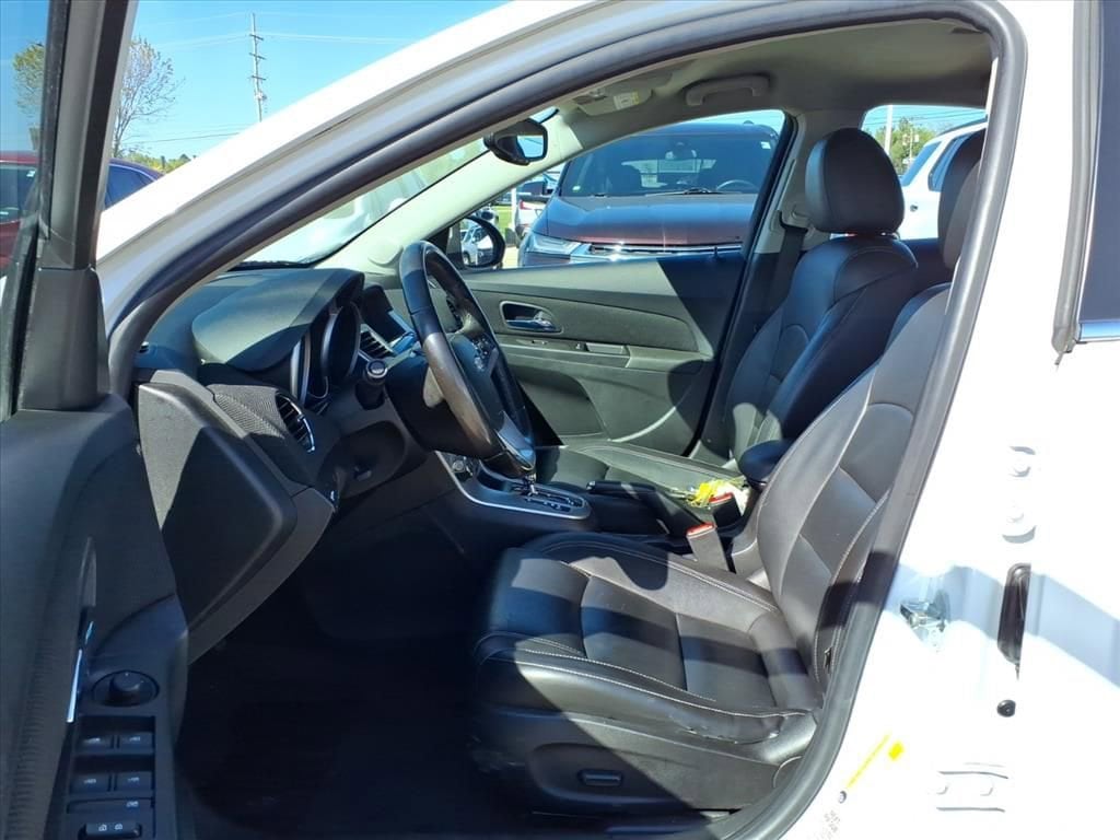 Thumbnail: 2015 Chevrolet Cruze - 15