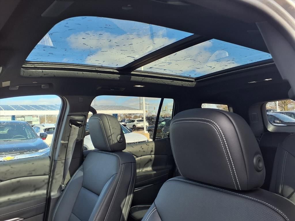 Thumbnail: 2026 Chevrolet Traverse - 16