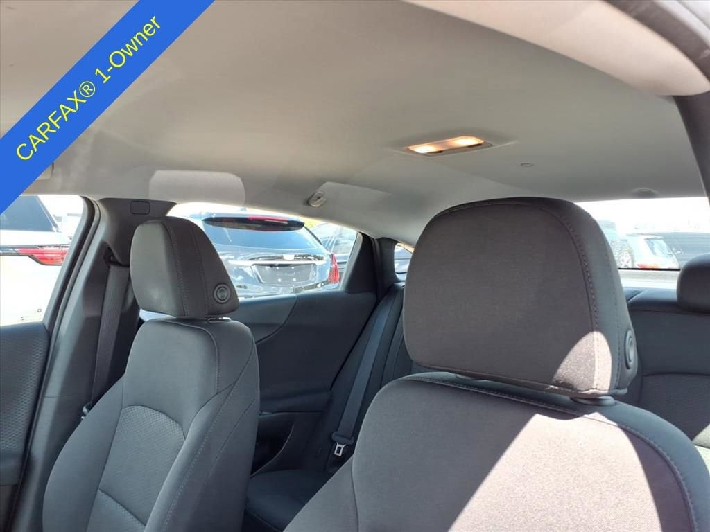 Thumbnail: 2016 Chevrolet Malibu - 17
