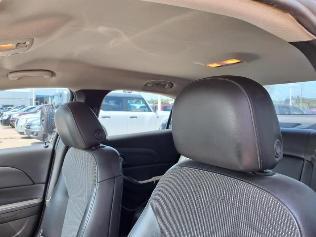 Thumbnail: 2015 Chevrolet Malibu - 18
