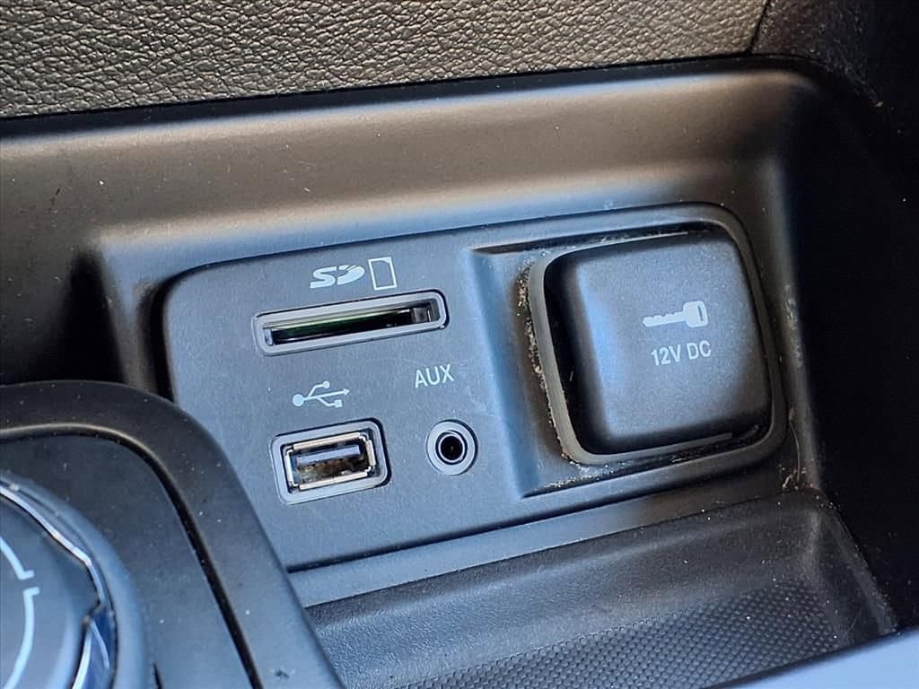 Thumbnail: 2014 Jeep Cherokee - 23