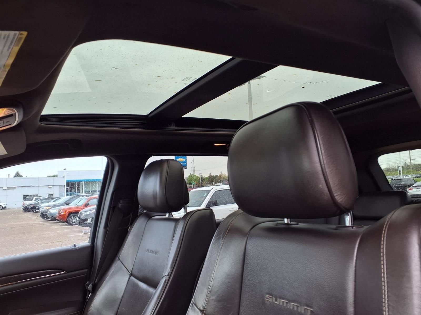 Thumbnail: 2014 Jeep Grand Cherokee - 17