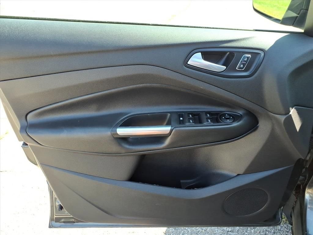 Thumbnail: 2016 Ford Escape - 14