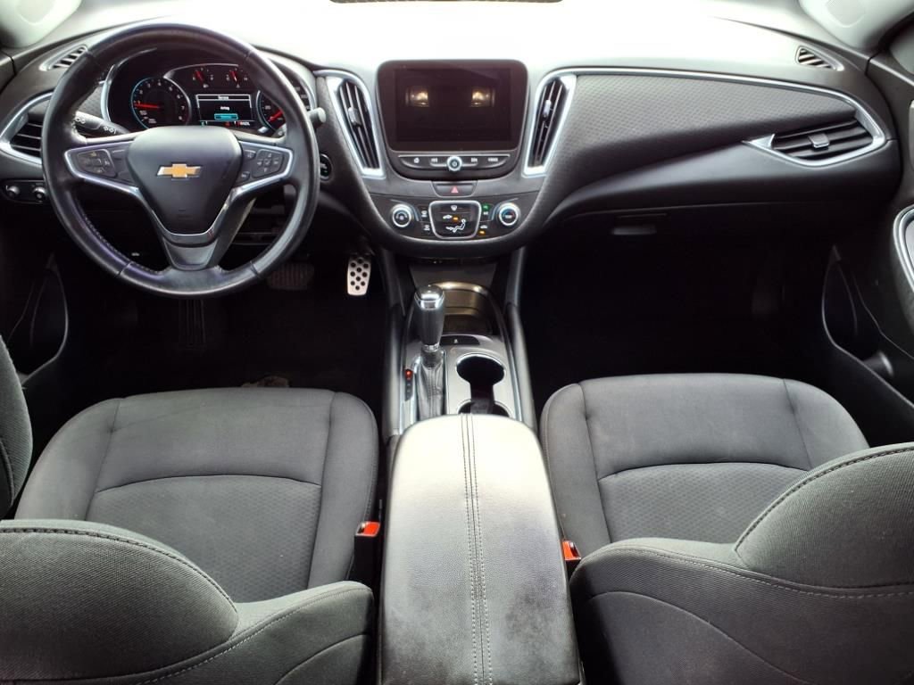 Thumbnail: 2016 Chevrolet Malibu - 11