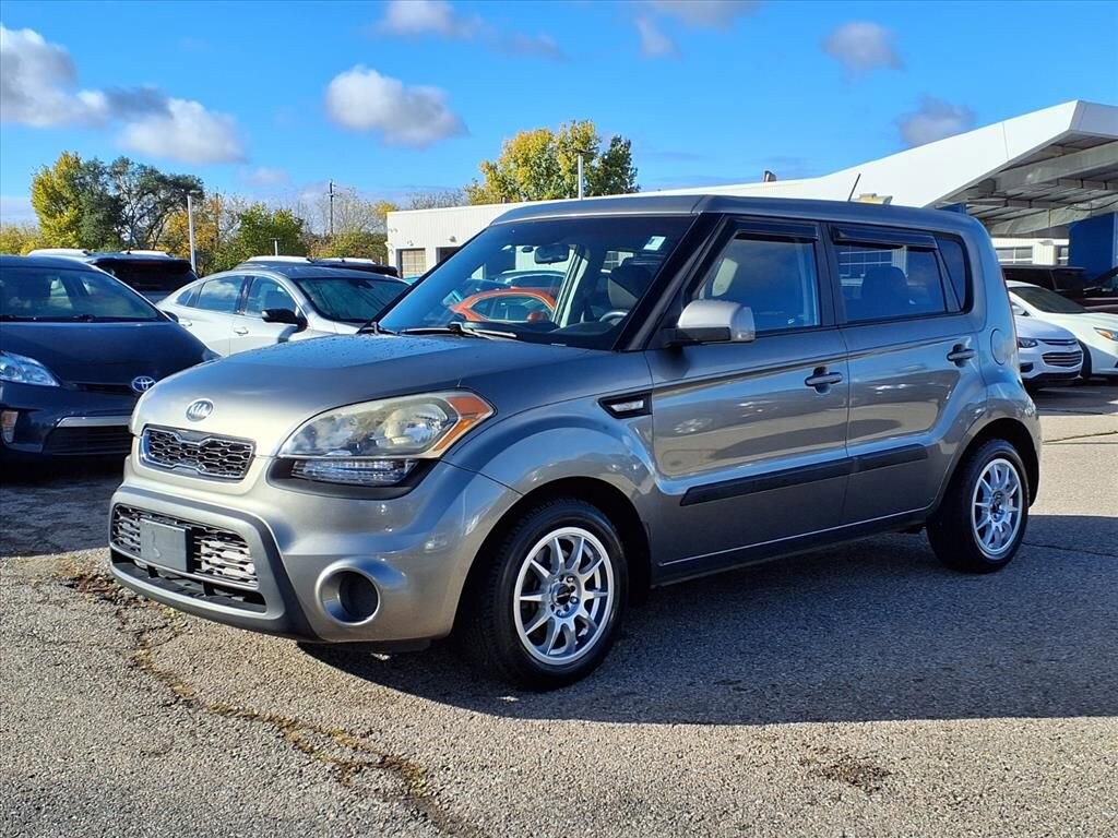 Used 2013 Kia Soul Base Hatchback