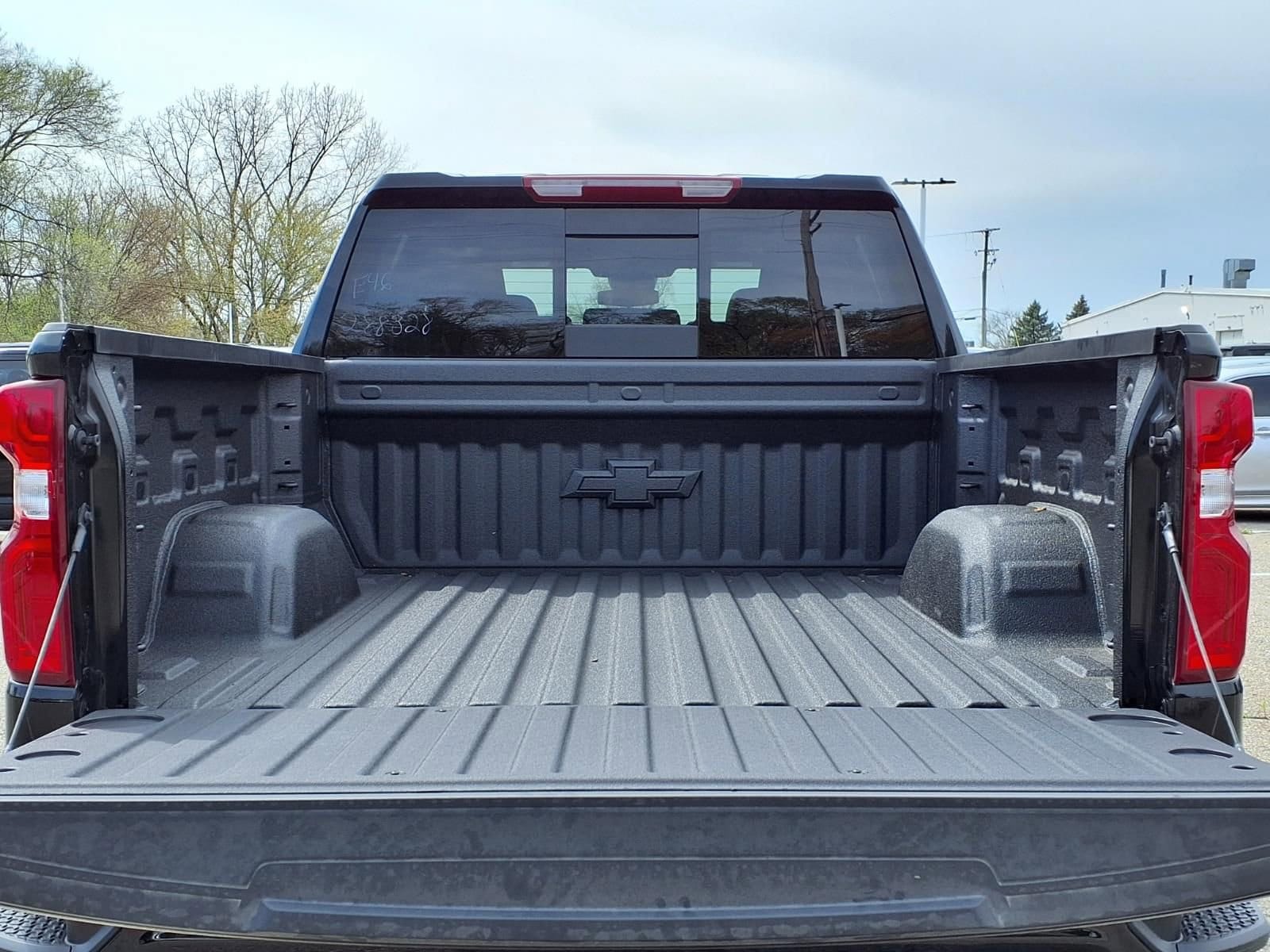 Thumbnail: 2026 Chevrolet Silverado 1500 - 8
