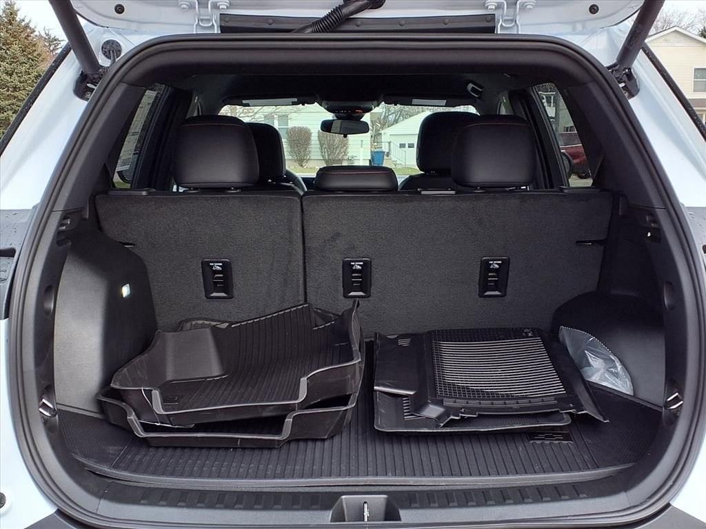 Thumbnail: 2026 Chevrolet Equinox - 9