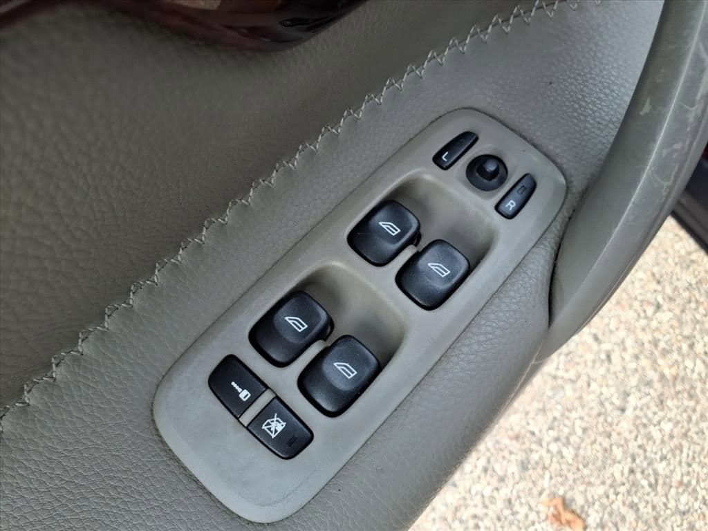 Thumbnail: 2006 Volvo XC70 - 15