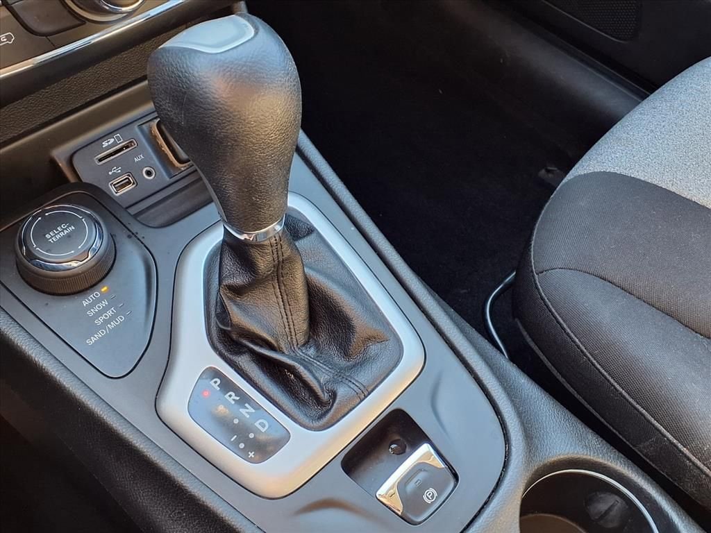 Thumbnail: 2014 Jeep Cherokee - 22