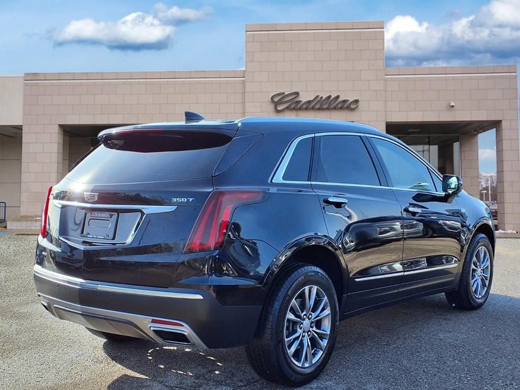 Thumbnail: 2023 Cadillac XT5 - 4