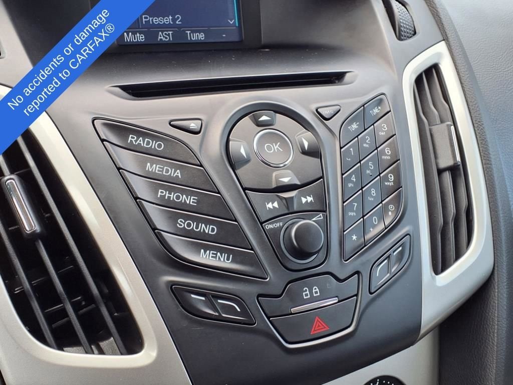 Thumbnail: 2014 Ford Focus - 28