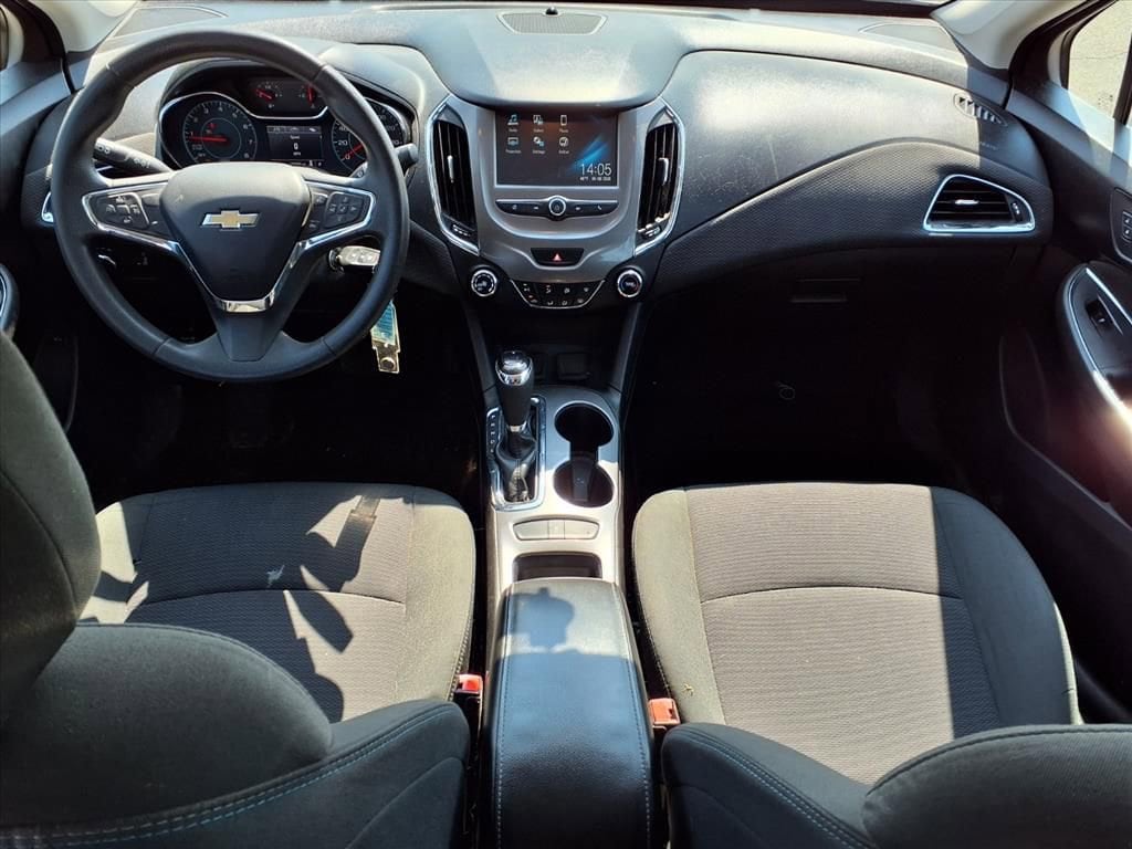 Thumbnail: 2017 Chevrolet Cruze - 12