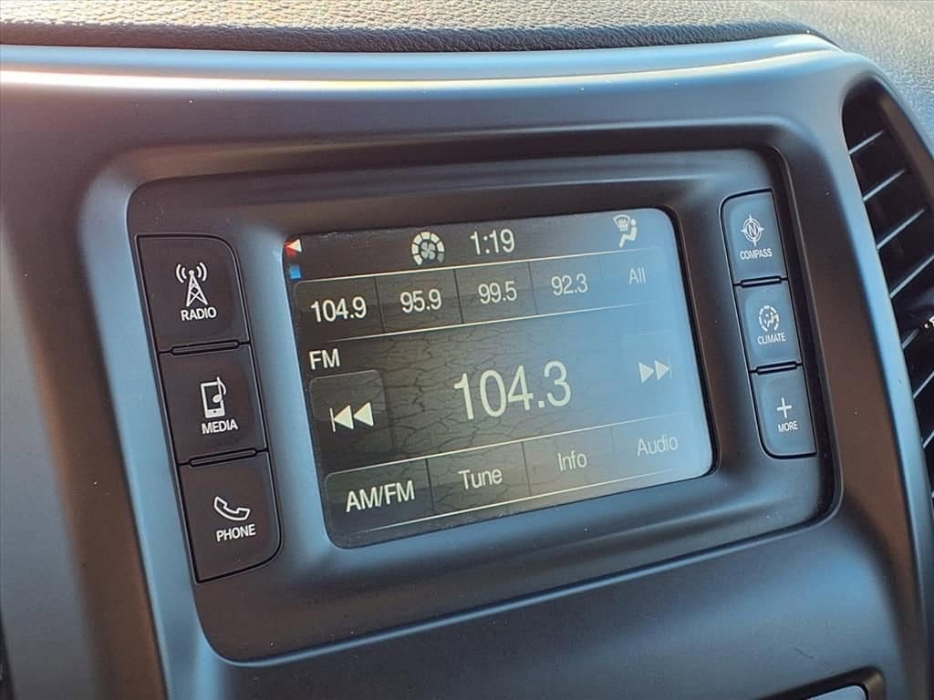 Thumbnail: 2014 Jeep Cherokee - 25