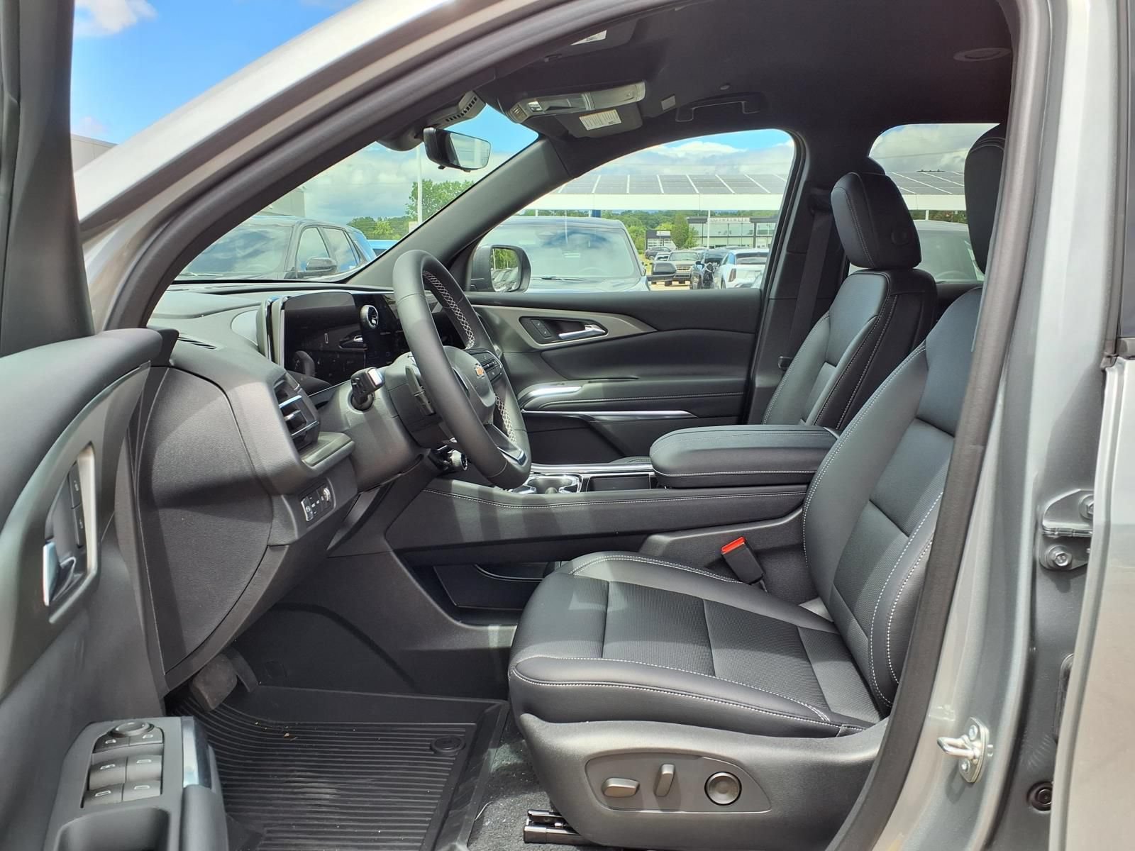 Thumbnail: 2026 Chevrolet Traverse - 14