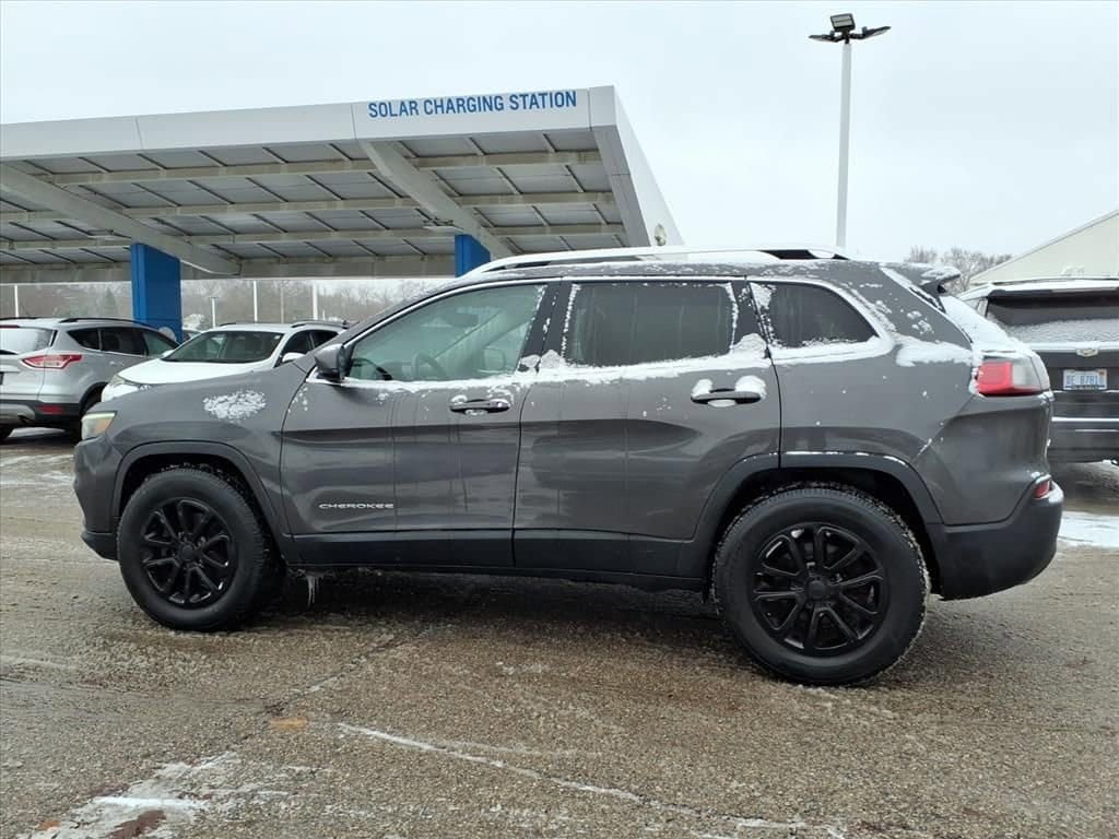 Thumbnail: 2019 Jeep Cherokee - 8