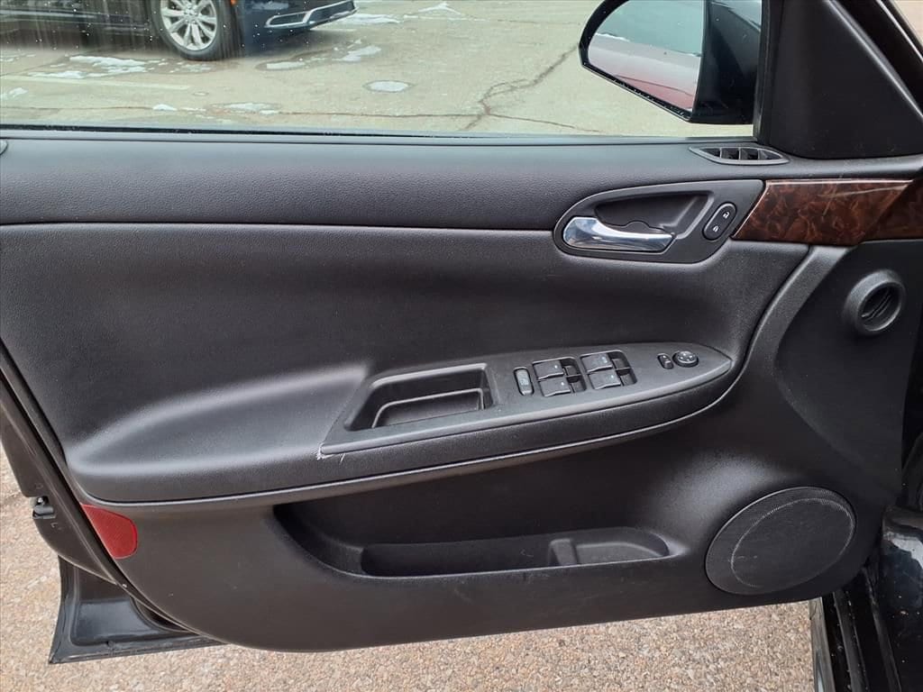 Thumbnail: 2012 Chevrolet Impala - 12