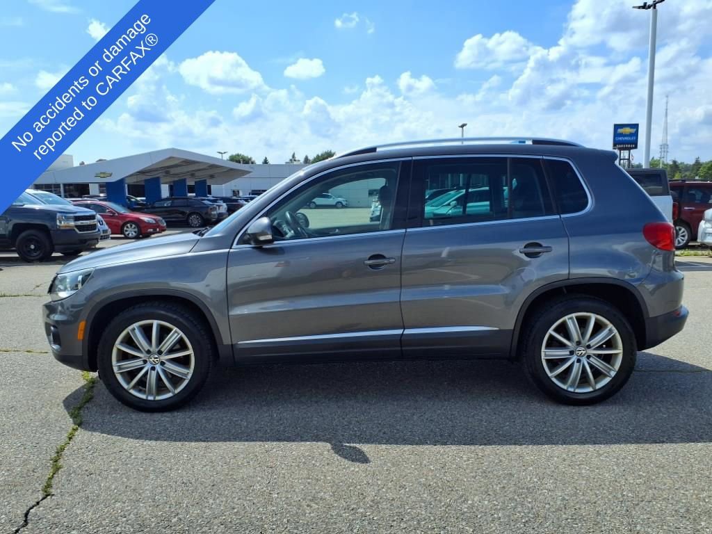 Thumbnail: 2014 Volkswagen Tiguan - 9