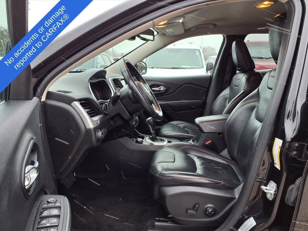 Thumbnail: 2015 Jeep Cherokee - 18