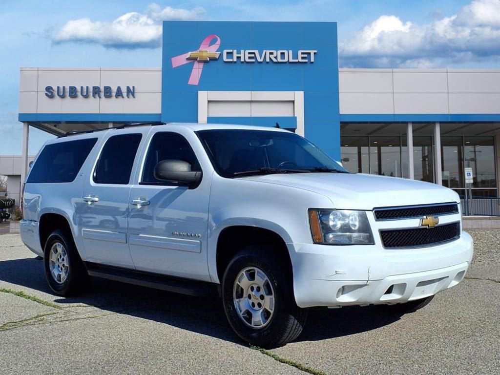 Thumbnail: 2013 Chevrolet Suburban - 3