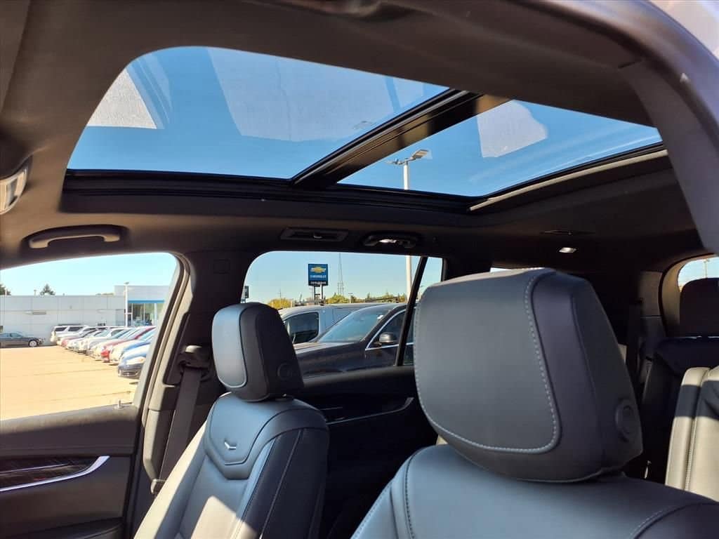 Thumbnail: 2025 Cadillac XT6 - 18