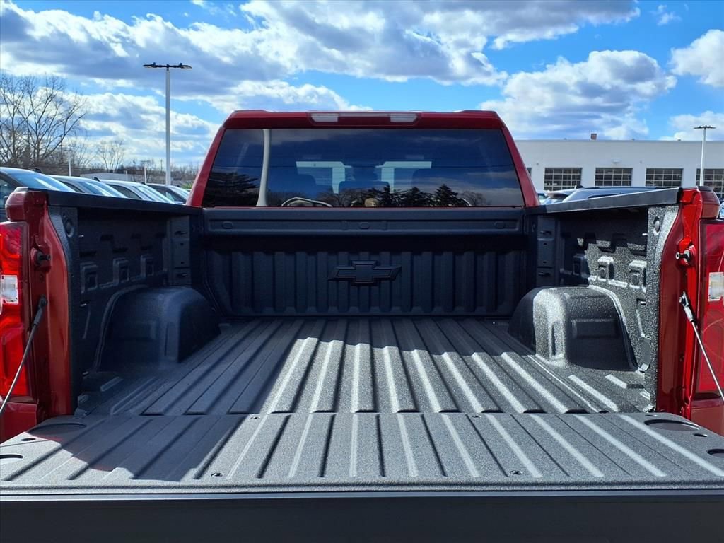 Thumbnail: 2026 Chevrolet Silverado 1500 - 9