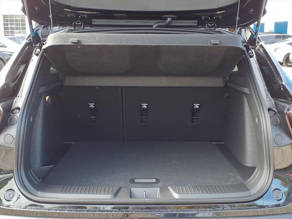 Thumbnail: 2026 Chevrolet Trax - 8